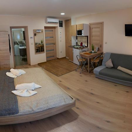 Holiday Apartmanhaz 久洛 外观 照片
