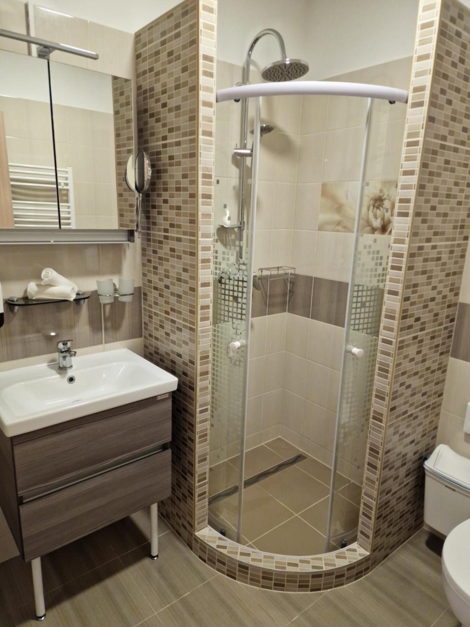 Holiday Apartmanhaz 久洛 外观 照片