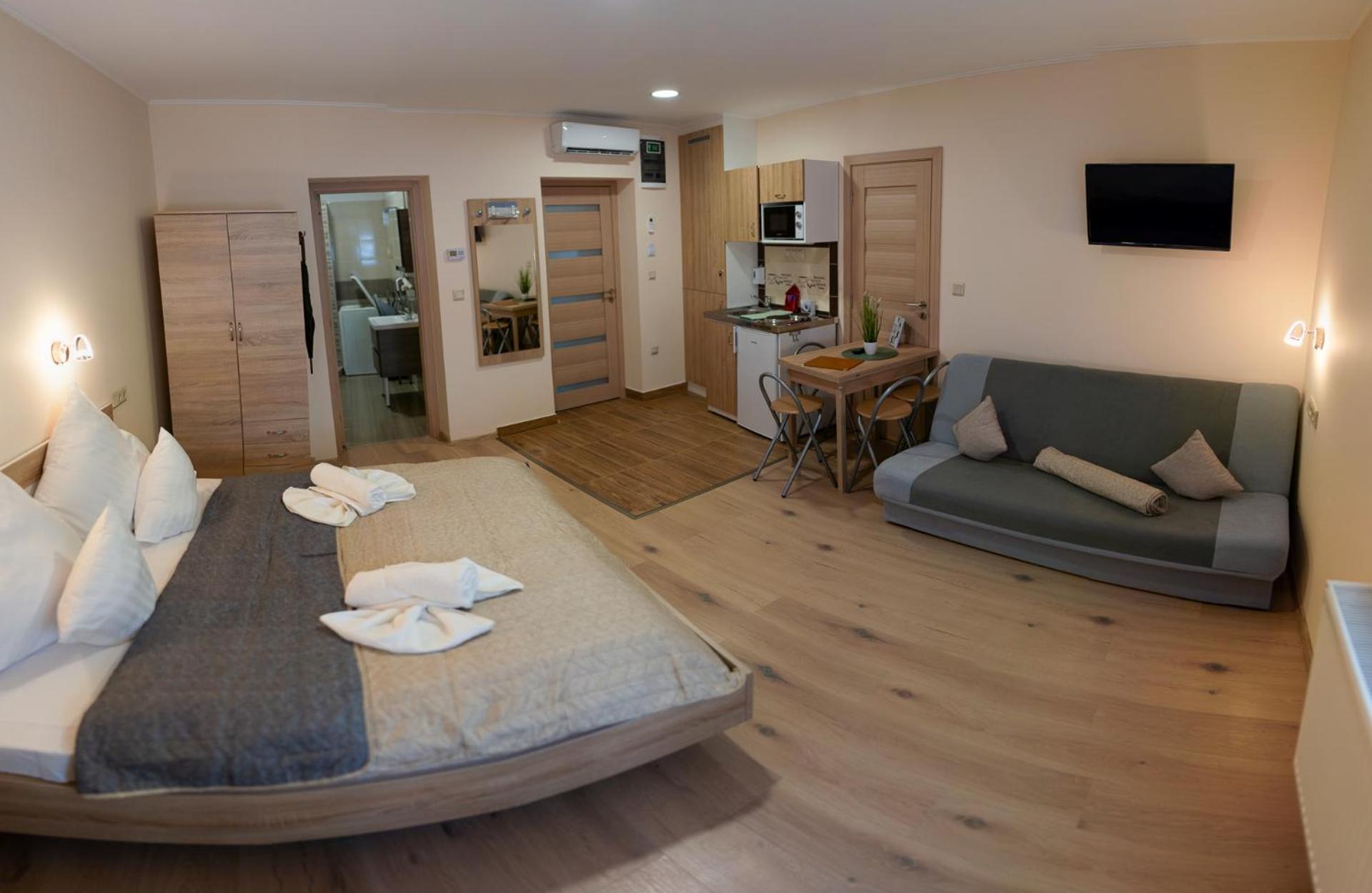 Holiday Apartmanhaz 久洛 外观 照片