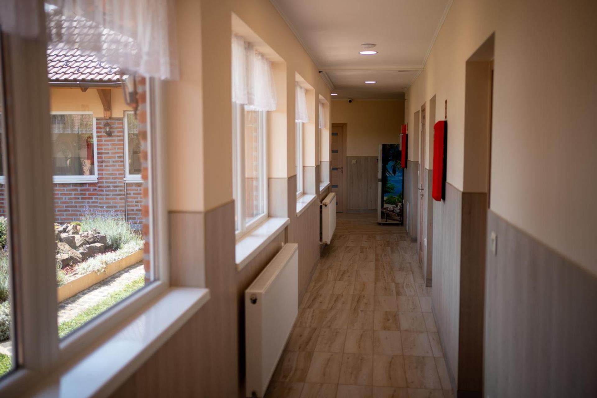 Holiday Apartmanhaz 久洛 外观 照片