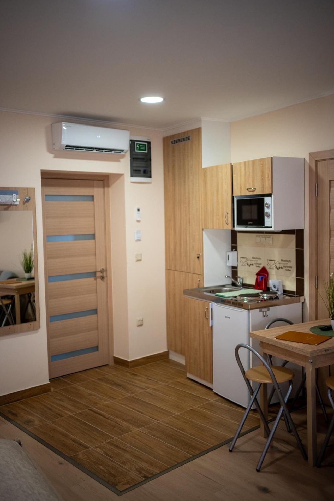 Holiday Apartmanhaz 久洛 外观 照片