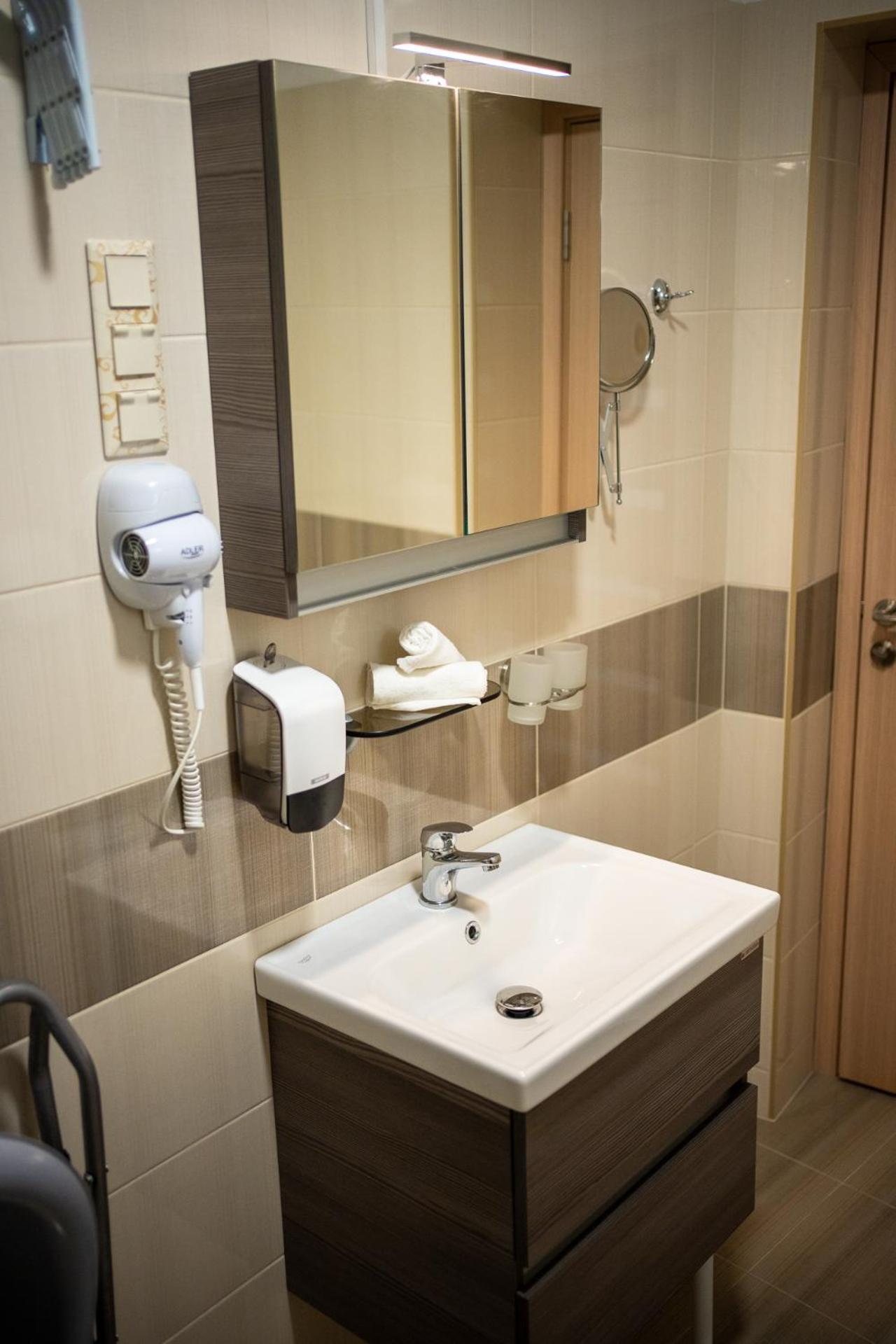 Holiday Apartmanhaz 久洛 外观 照片
