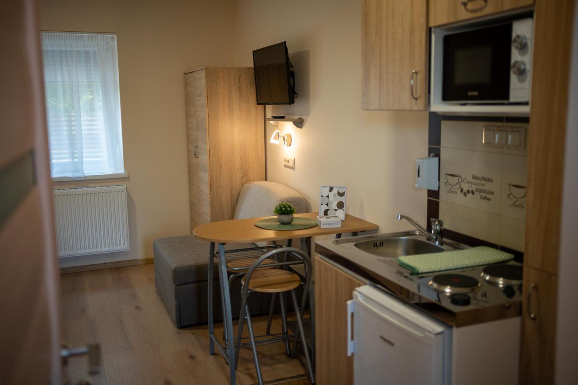 Holiday Apartmanhaz 久洛 外观 照片